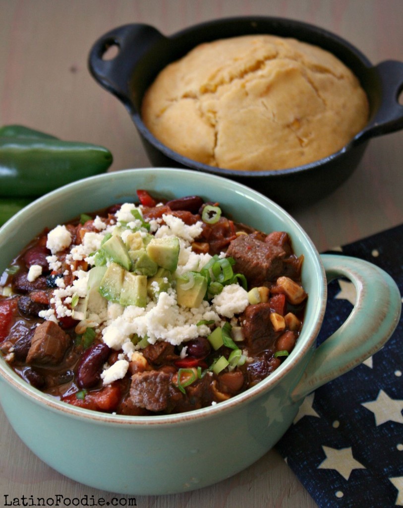 Chile with corn bread